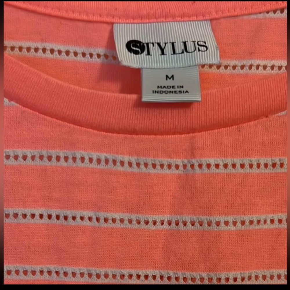 🔥 High-Low Stylus Top 🔥 - Picture 4 of 5